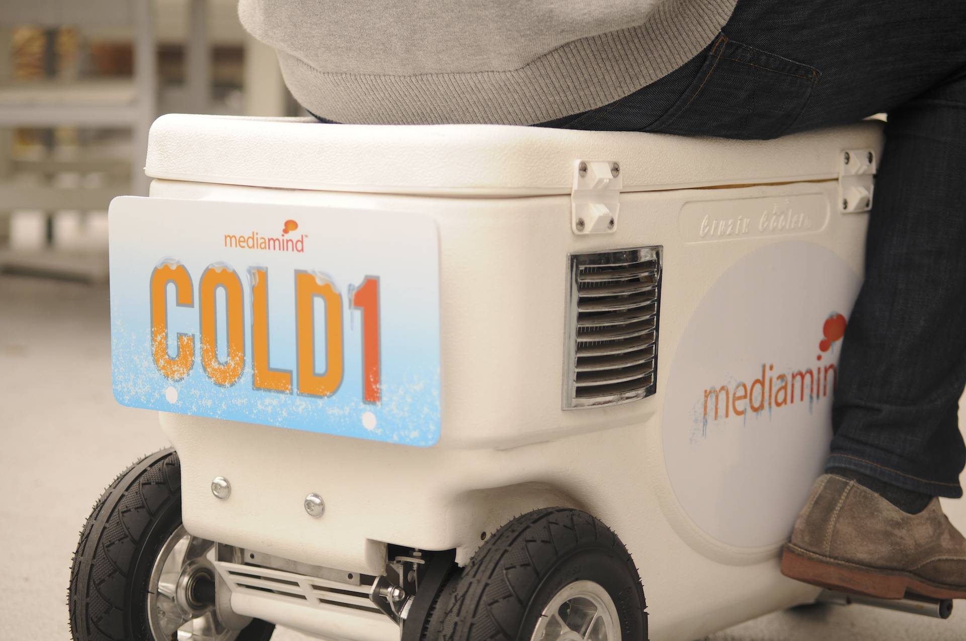 1 media mind scooter cooler back